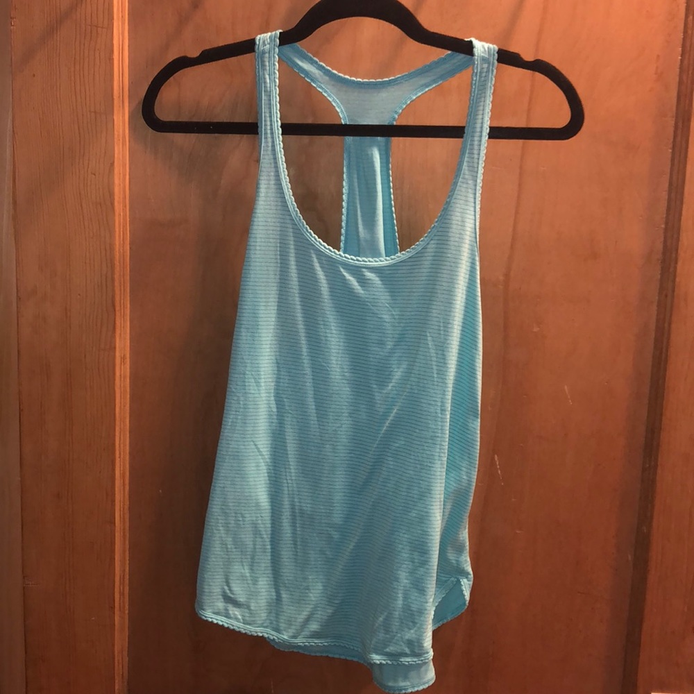 Lululemon tank. Size 4!